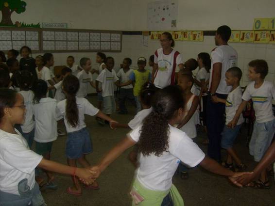 Jogos e brincadeiras populares na educação infantil e ciclo inicial do  ensino fundamental: uma experiência com alunos do curso de licenciatura em  Educação Física da UNIRB, Salvador, BA