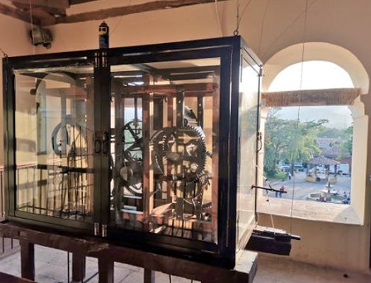 Figura 1. El reloj más antiguo marcando la hora